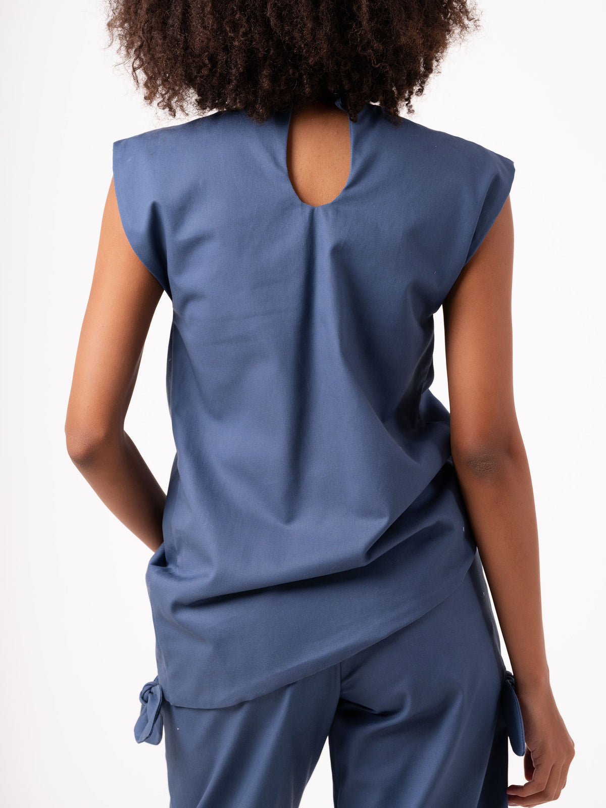 BARNES TOP