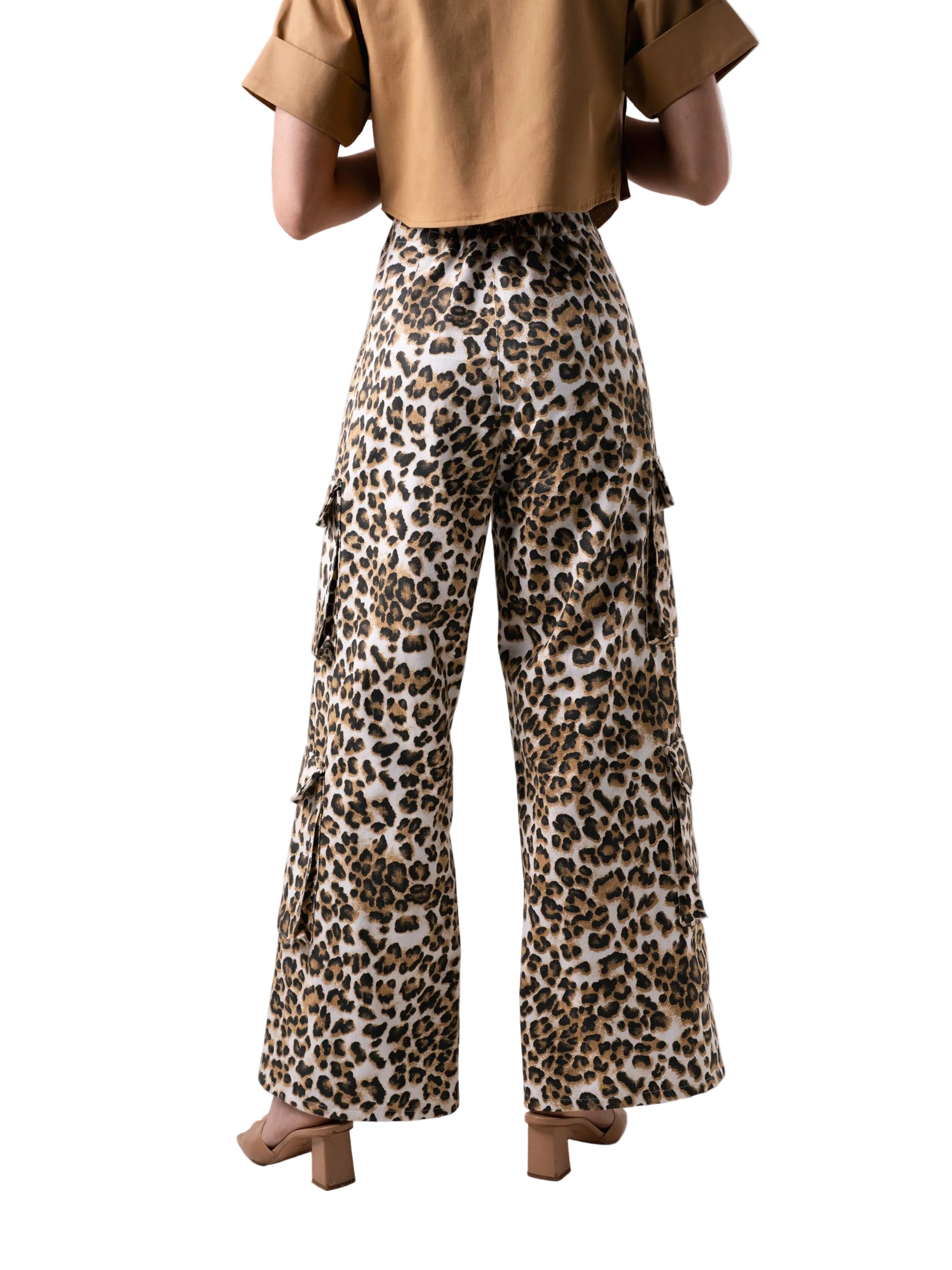 Pant with a high-waisted cargo style, front zipper, and oversized pockets down the leg.