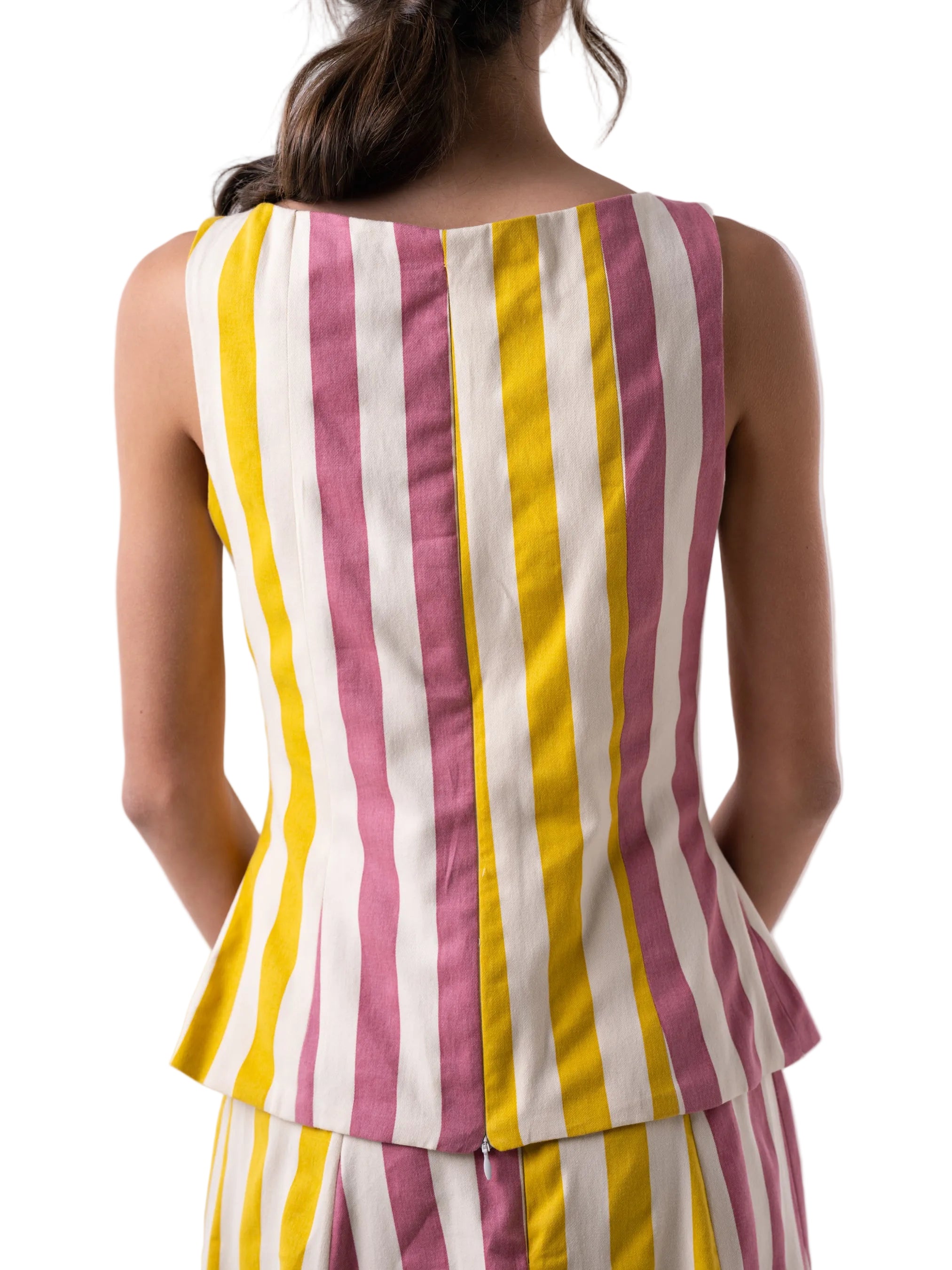 Sleeveless vest like top, with fitted silhouette, scoop neck and back zipper closure.